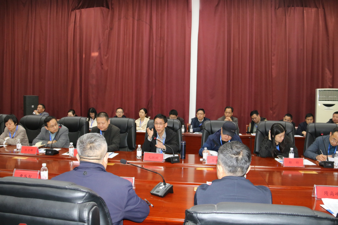 舟山市經(jīng)信局副局長毛潤洲攜舟山市優(yōu)秀企業(yè)家代表一行40余人蒞臨銳智股份調(diào)研考察！